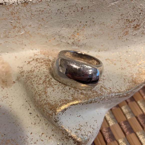 Sterling Silver Ring - Picture 3 of 10
